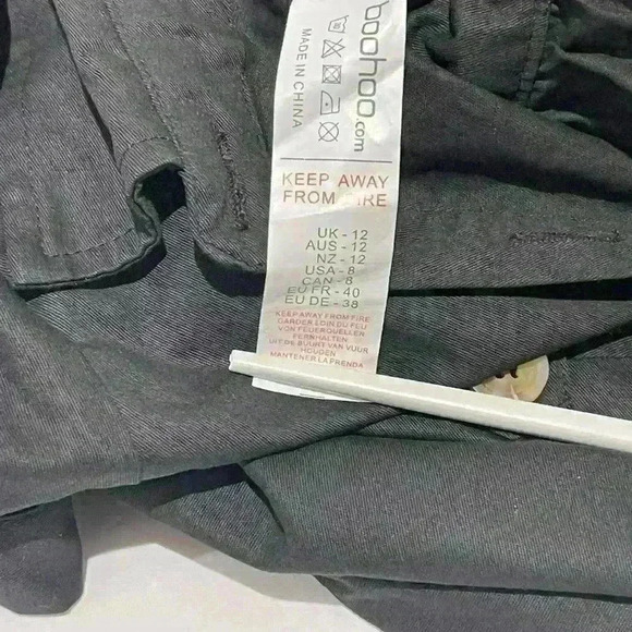 Boohoo utility romper in black  puff sleeve petite size 8 - Picture 7 of 8